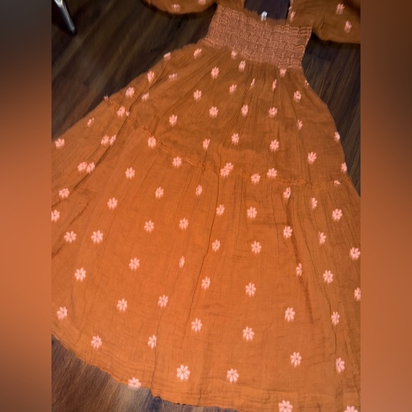 Nwot Free People Dahlia embroidered smocked maxi
Dress spring casual spring $160 - Picture 11 of 14
